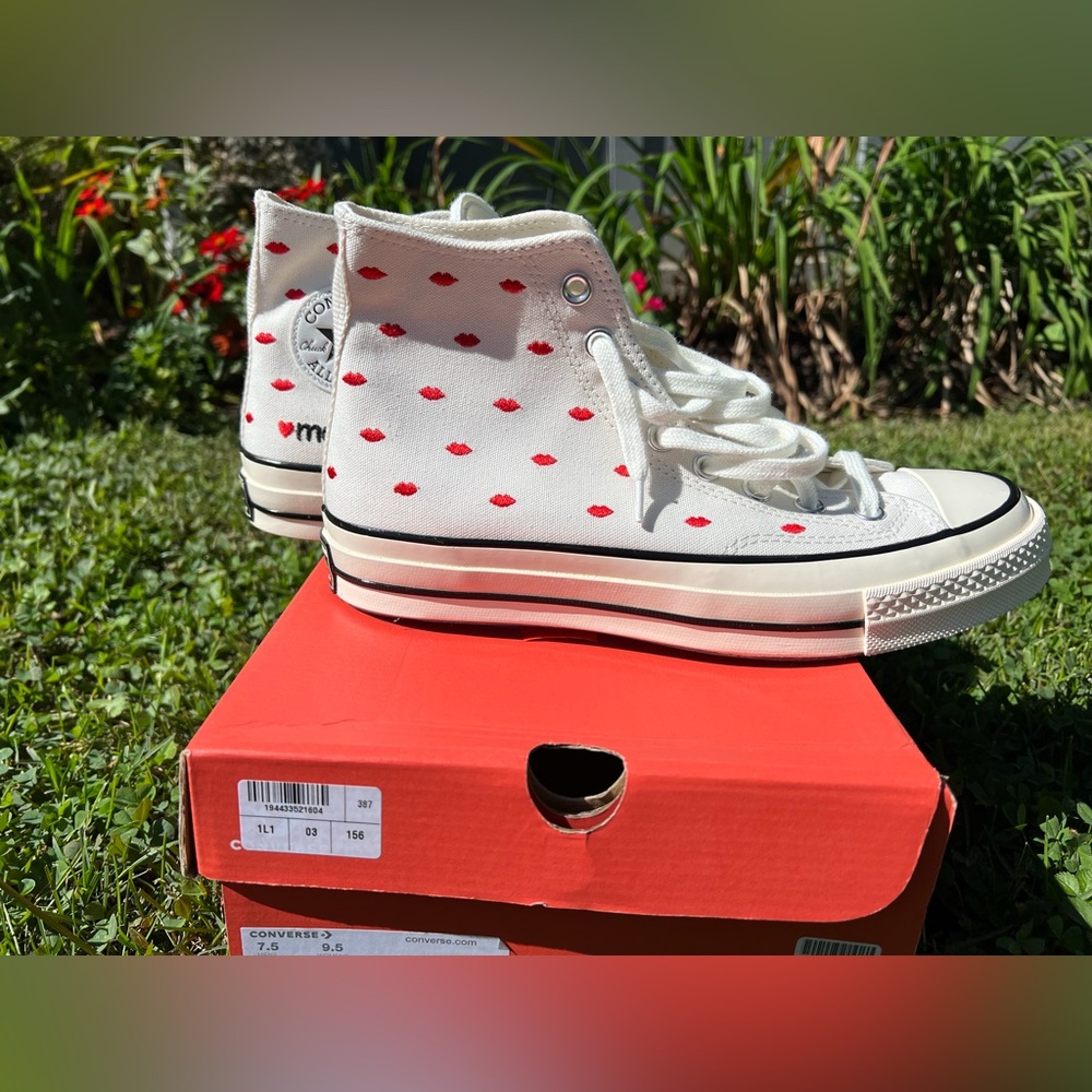 Converse valentine Chuck 70 Hi. VIntage white  /University Red. Unisex